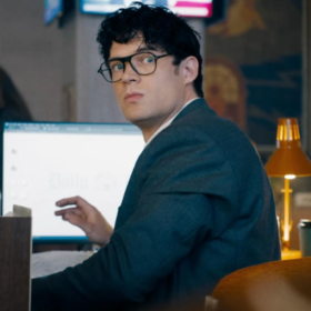 Superman: How Comics Have Tried to Explain the Glasses Thing