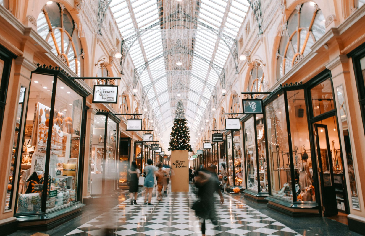 4 Alternative Ways to Approach Black Friday on Social Media in 2025