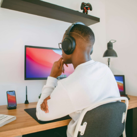 7 Tips for Managing Multiple Social Media Accounts Like a Pro